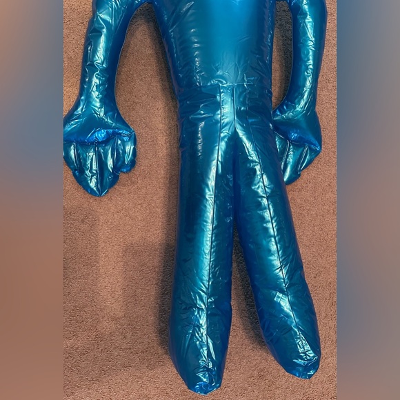 4.5 Ft Metallic Blue Inflatable Alien Toy Figure Blow Up Prop - 4.5 feet - Picture 8 of 11